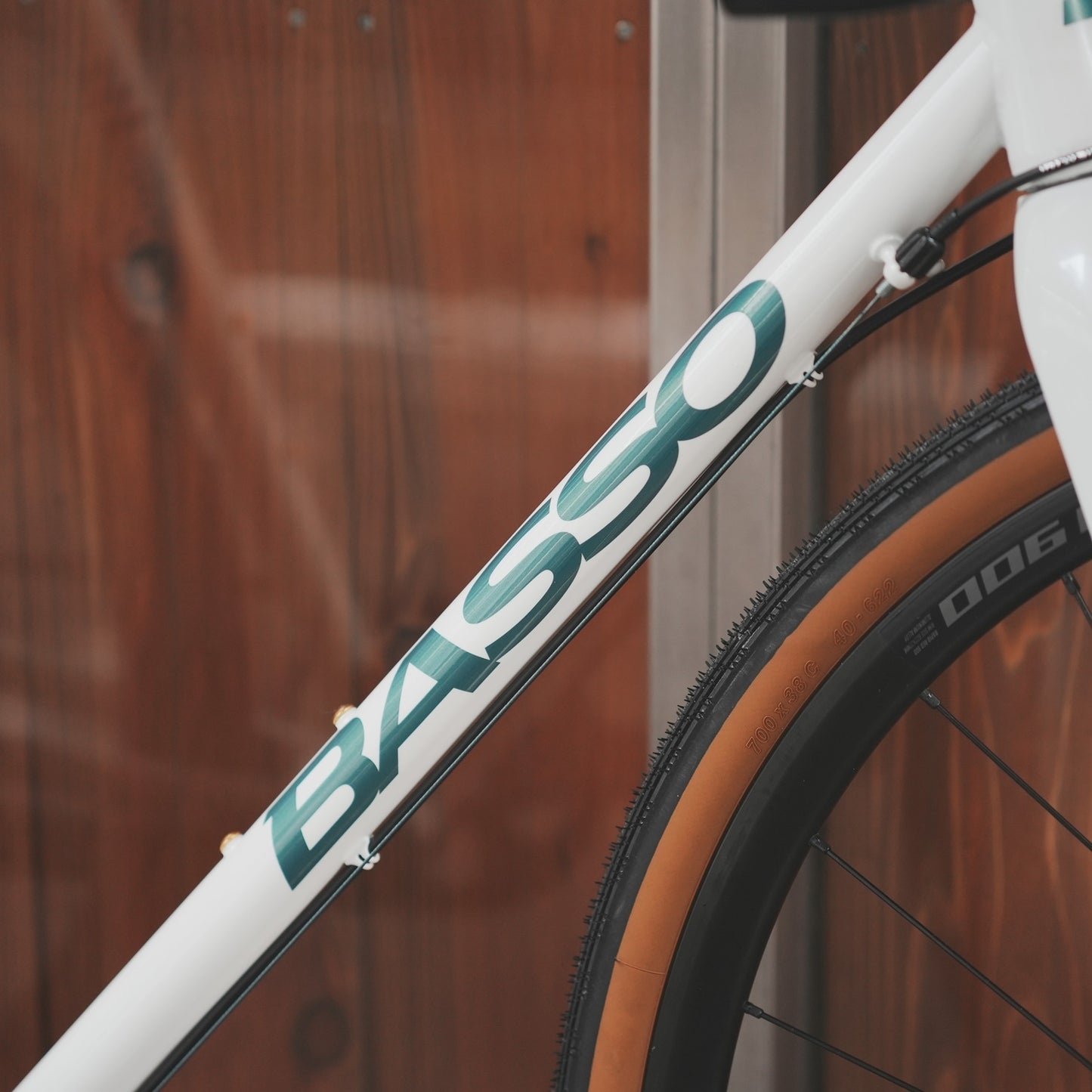 【型落ちセール！】【2025年モデル】TERRA バッソ TERRA グラベルロードバイク おすすめ REYNOLDS 520 フレーム SHIMANO GRX 油圧ディスク パナレーサー グラベルキング FULCRUM グラベルホイール クロモリ グラベルバイク