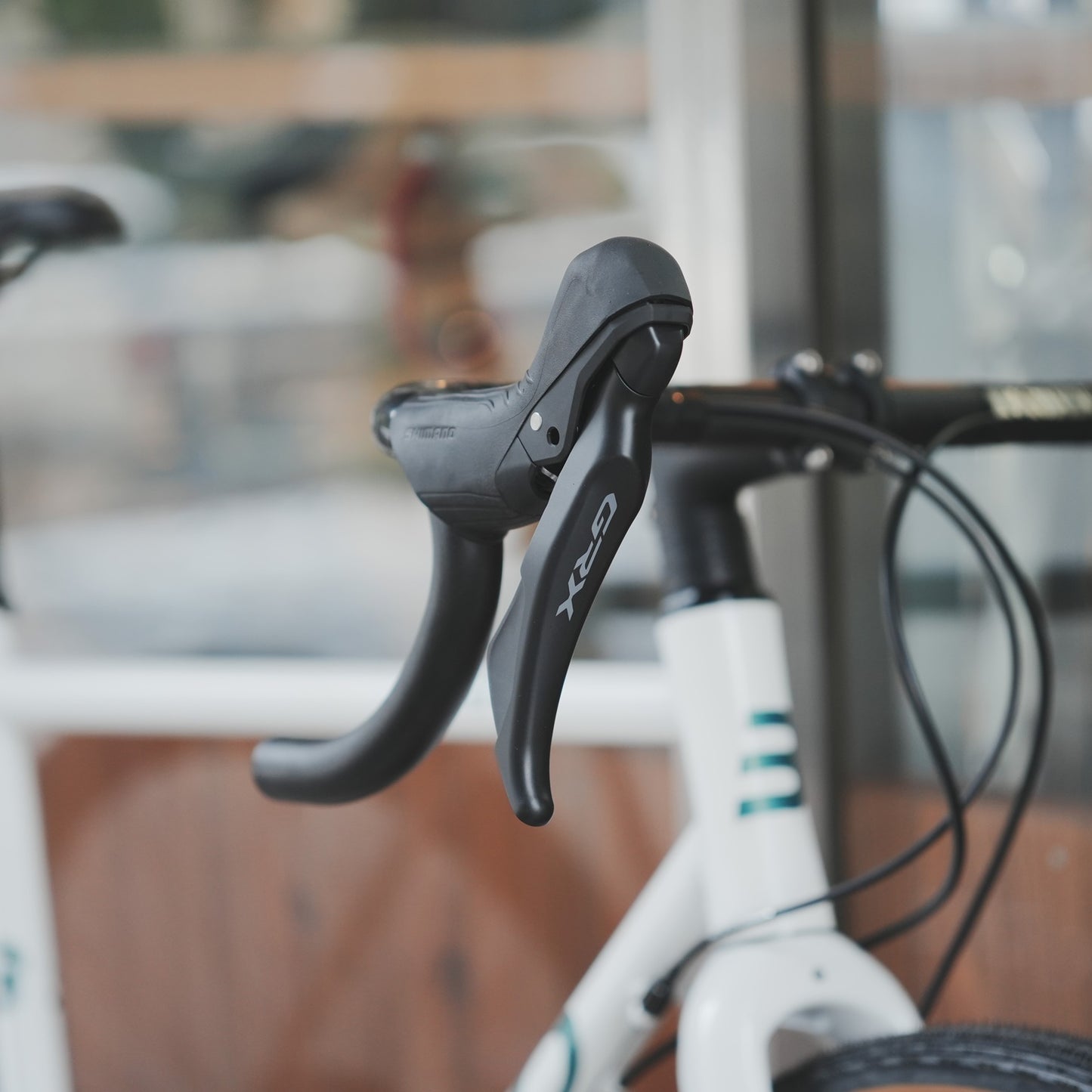 【型落ちセール！】【2025年モデル】TERRA バッソ TERRA グラベルロードバイク おすすめ REYNOLDS 520 フレーム SHIMANO GRX 油圧ディスク パナレーサー グラベルキング FULCRUM グラベルホイール クロモリ グラベルバイク