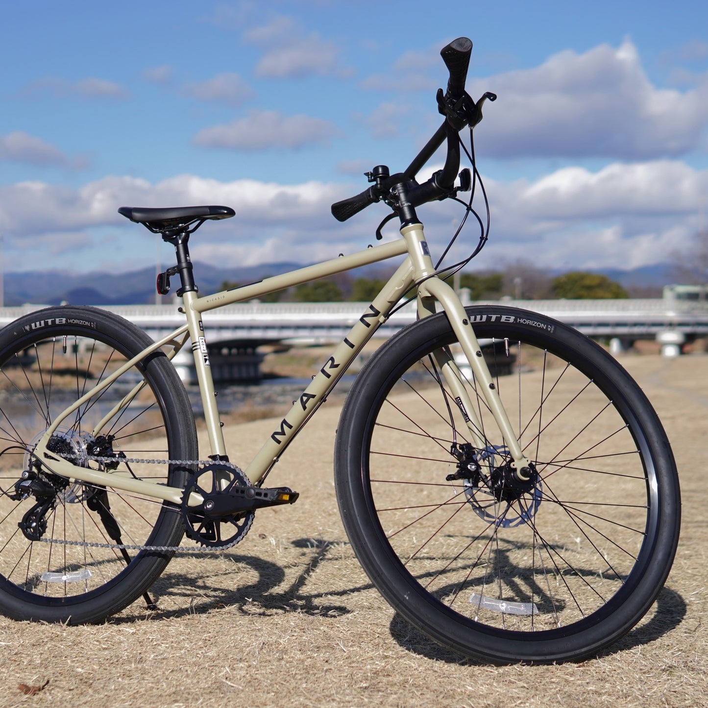 【2026年モデル】NICASIO SE（Black Tire Limited） Marin マリン NICASIO クロモリバイク グラベルクロス ツーリングバイク 街乗り 自転車 ディスクブレーキ クロスバイク