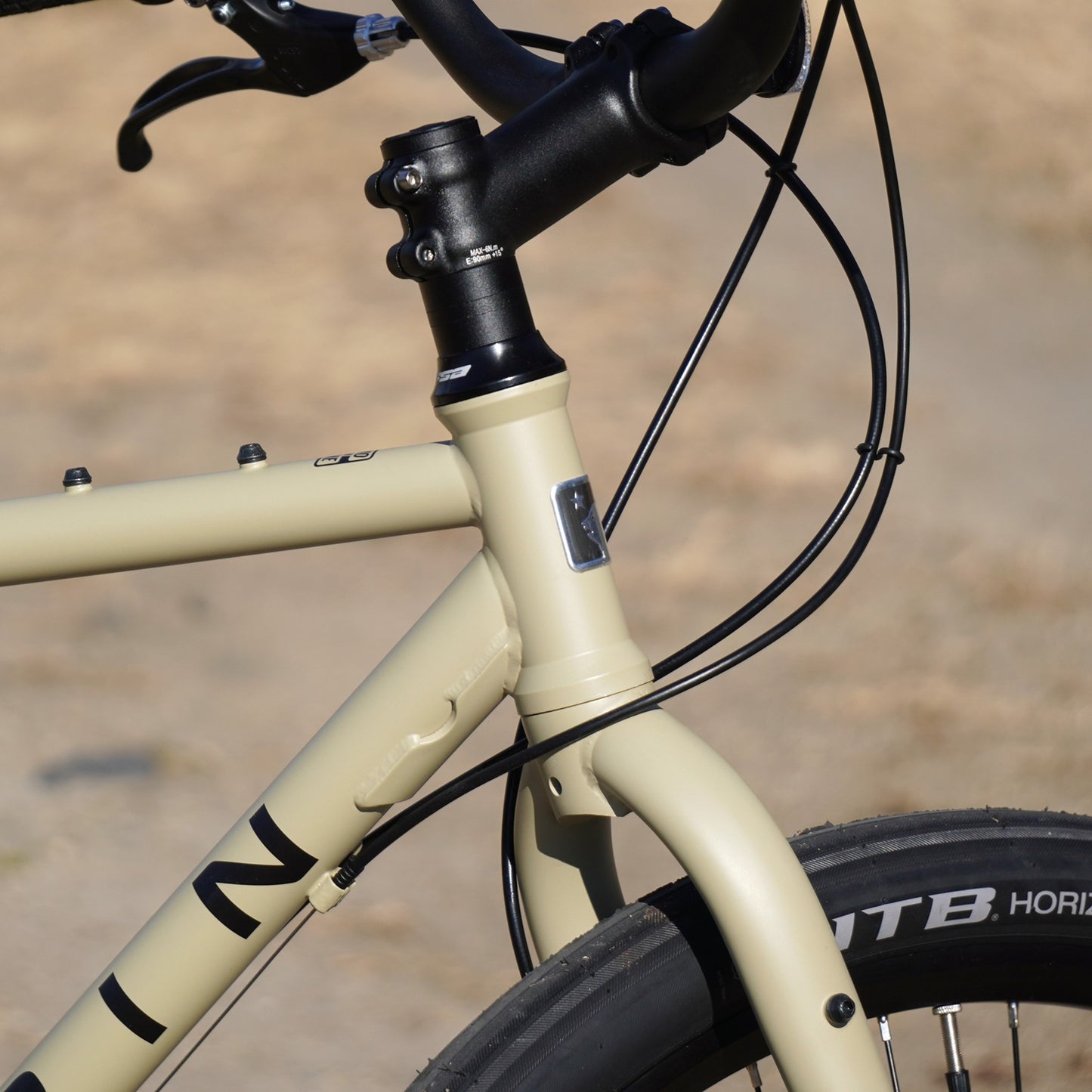 【2026年モデル】NICASIO SE（Black Tire Limited） Marin マリン NICASIO クロモリバイク グラベルクロス ツーリングバイク 街乗り 自転車 ディスクブレーキ クロスバイク