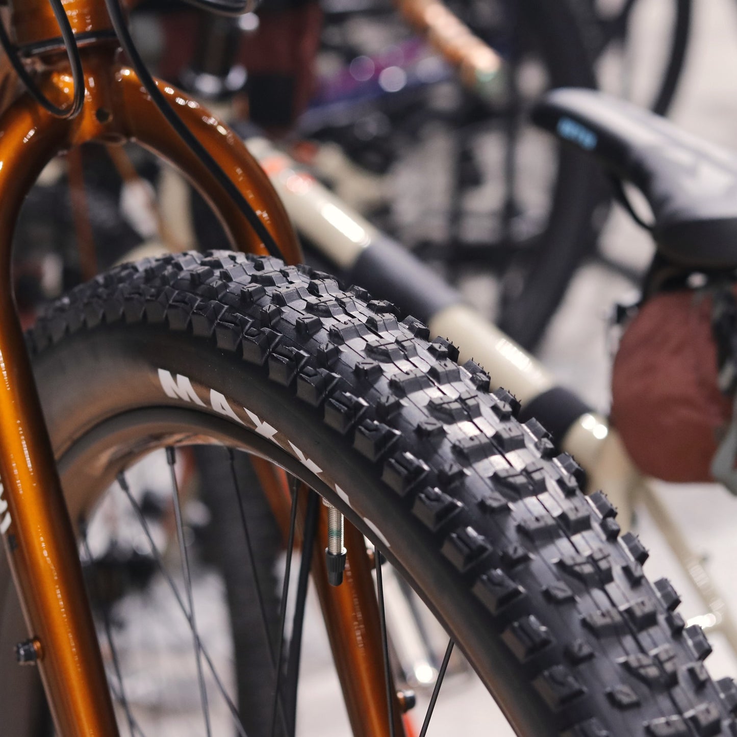 【2026年モデル】UNIT X（Gloss Metallic Gold） KONA Unit コナ ユニットX バイクパッキングバイク 29er MTB アドベンチャーバイク グラベルツーリング クロモリMTB