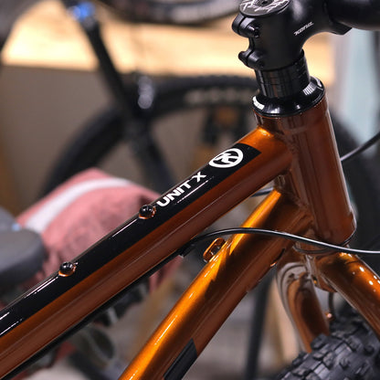 【2026年モデル】UNIT X（Gloss Metallic Gold）