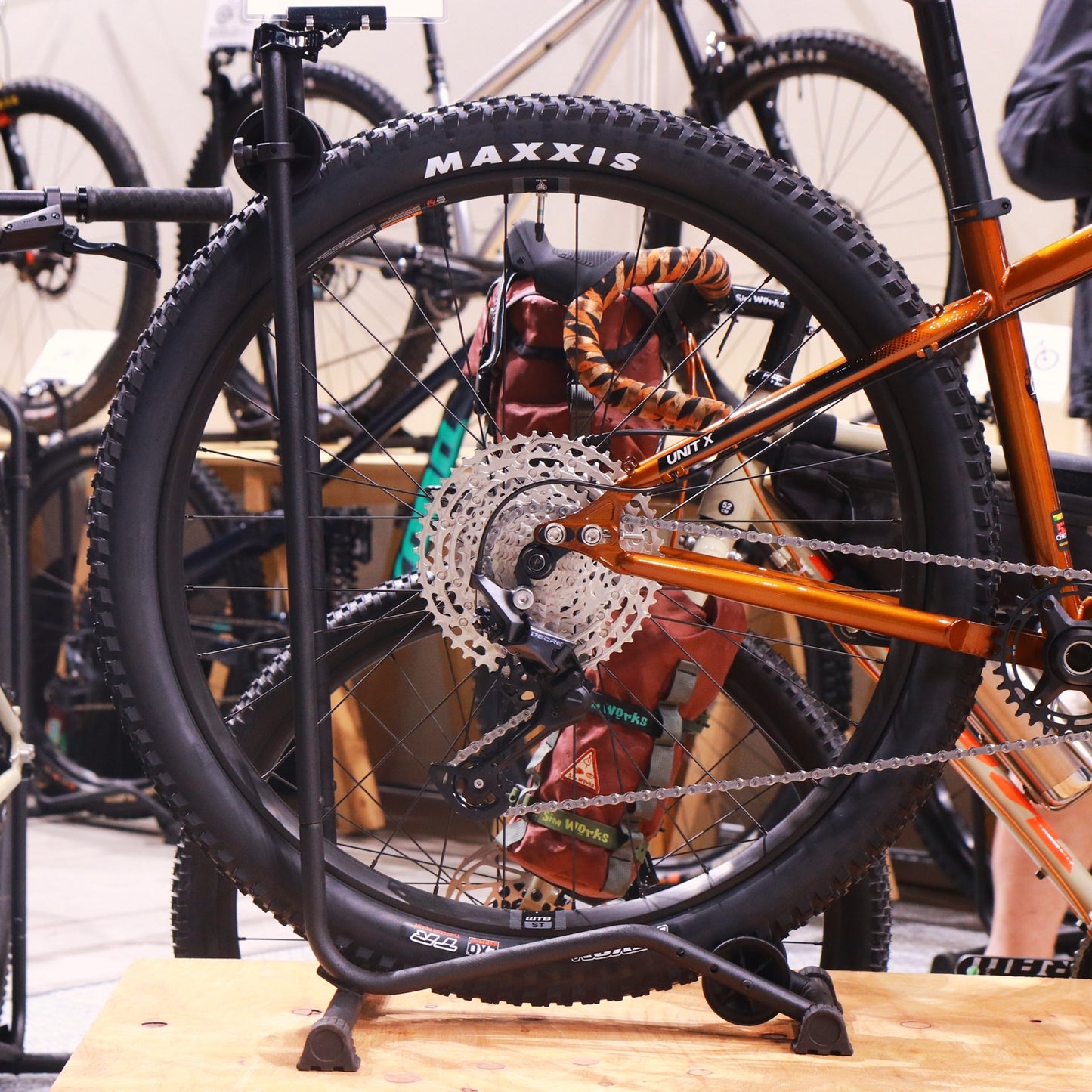 【2026年モデル】UNIT X（Gloss Metallic Gold） KONA Unit コナ ユニットX バイクパッキングバイク 29er MTB アドベンチャーバイク グラベルツーリング クロモリMTB