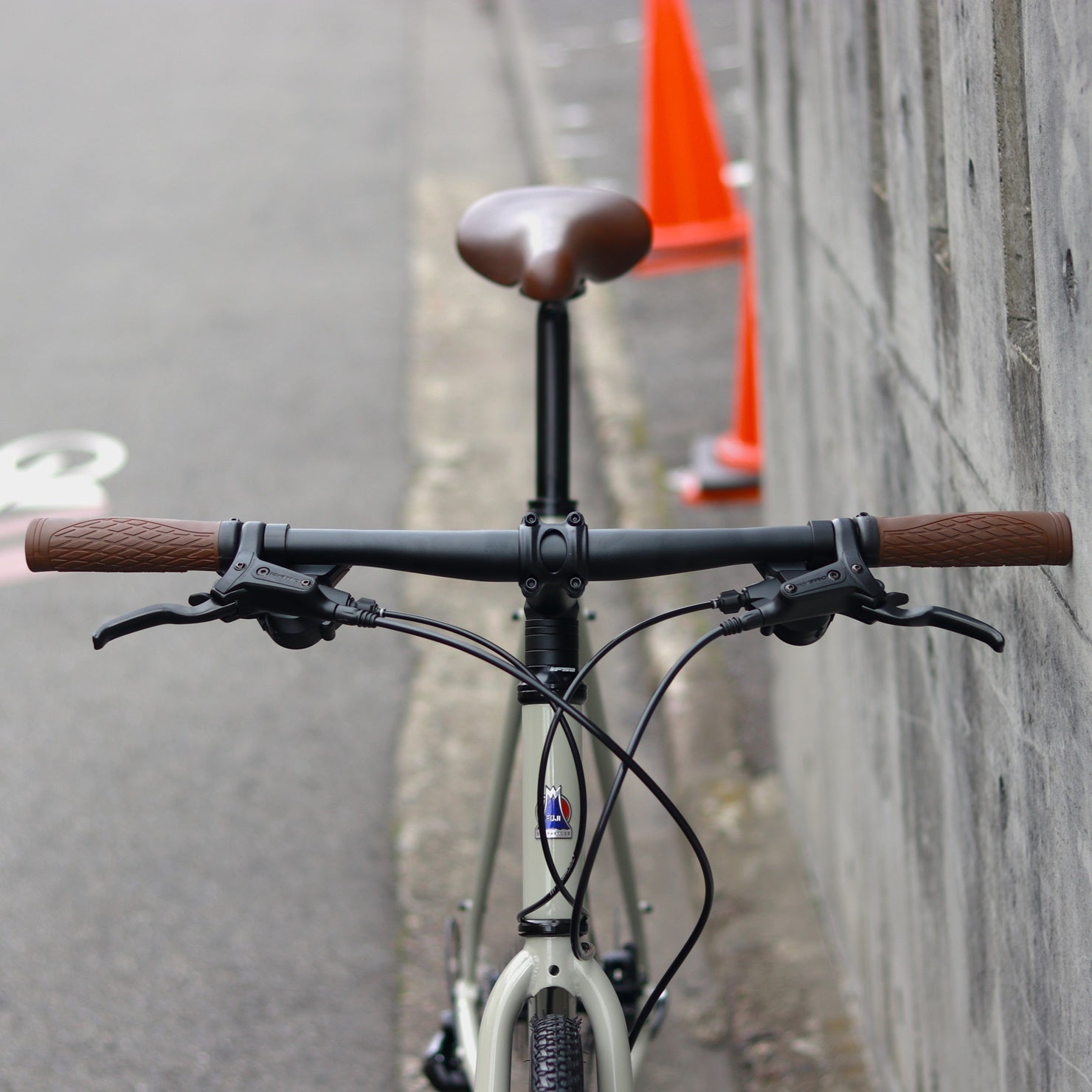 FUJI / 【2025年モデル】FEATHER CX FLAT – 京都の自転車屋