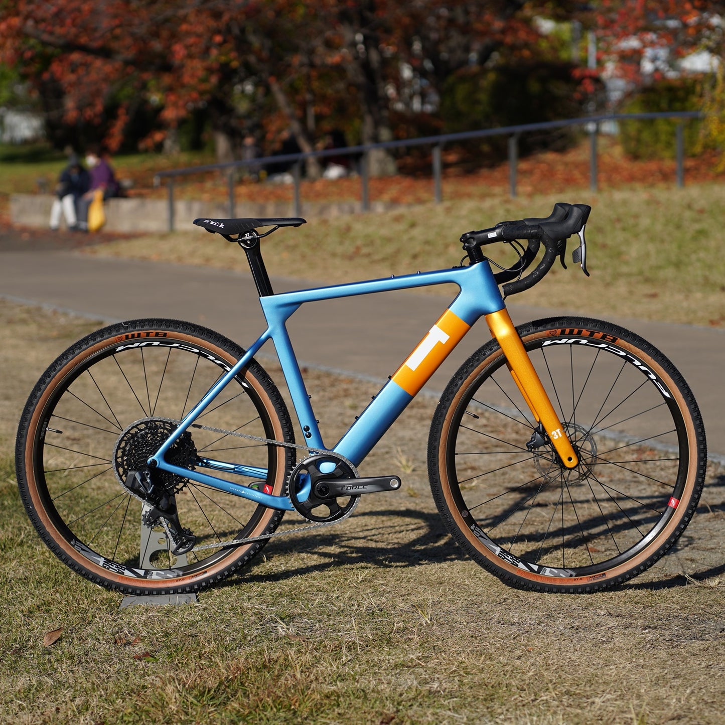 【アウトレット】EXPLORO TEAM EAGLE/FORCE eTap（size-M） グラベルバイク 650B AXS グラベル エクスプローロ TEAM XX1 AXS リアディレイラー ワイドレンジ グラベル グラベルツーリング バイク 3T グラベルロード