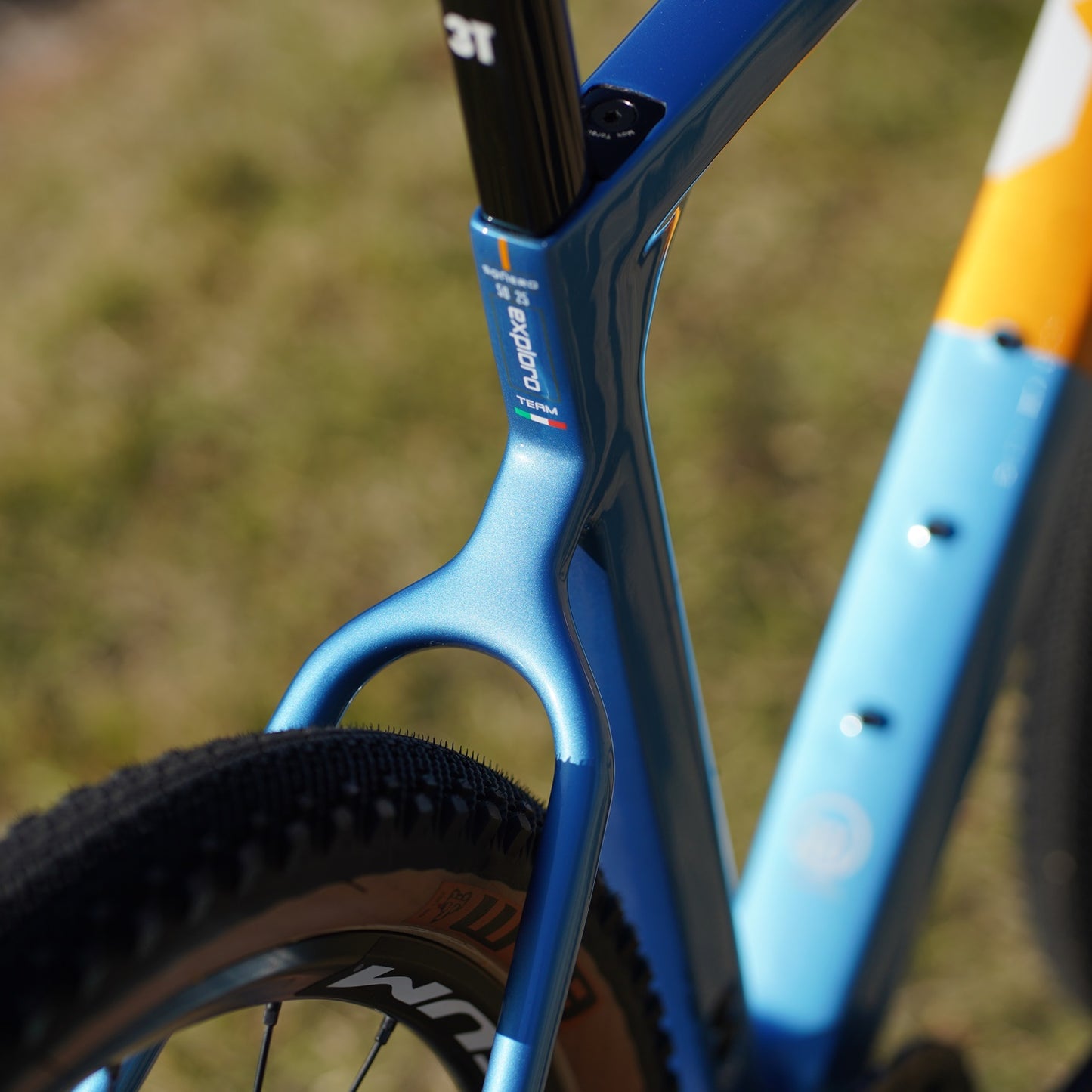 【アウトレット】EXPLORO TEAM EAGLE/FORCE eTap（size-M） グラベルバイク 650B AXS グラベル エクスプローロ TEAM XX1 AXS リアディレイラー ワイドレンジ グラベル グラベルツーリング バイク 3T グラベルロード