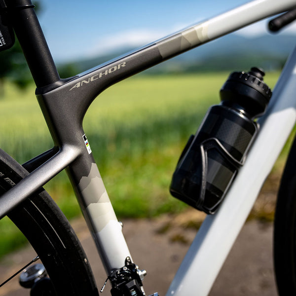 ANCHOR RE8 105 Di2（2026）｜“ラクに遠くへ”を叶える電動 