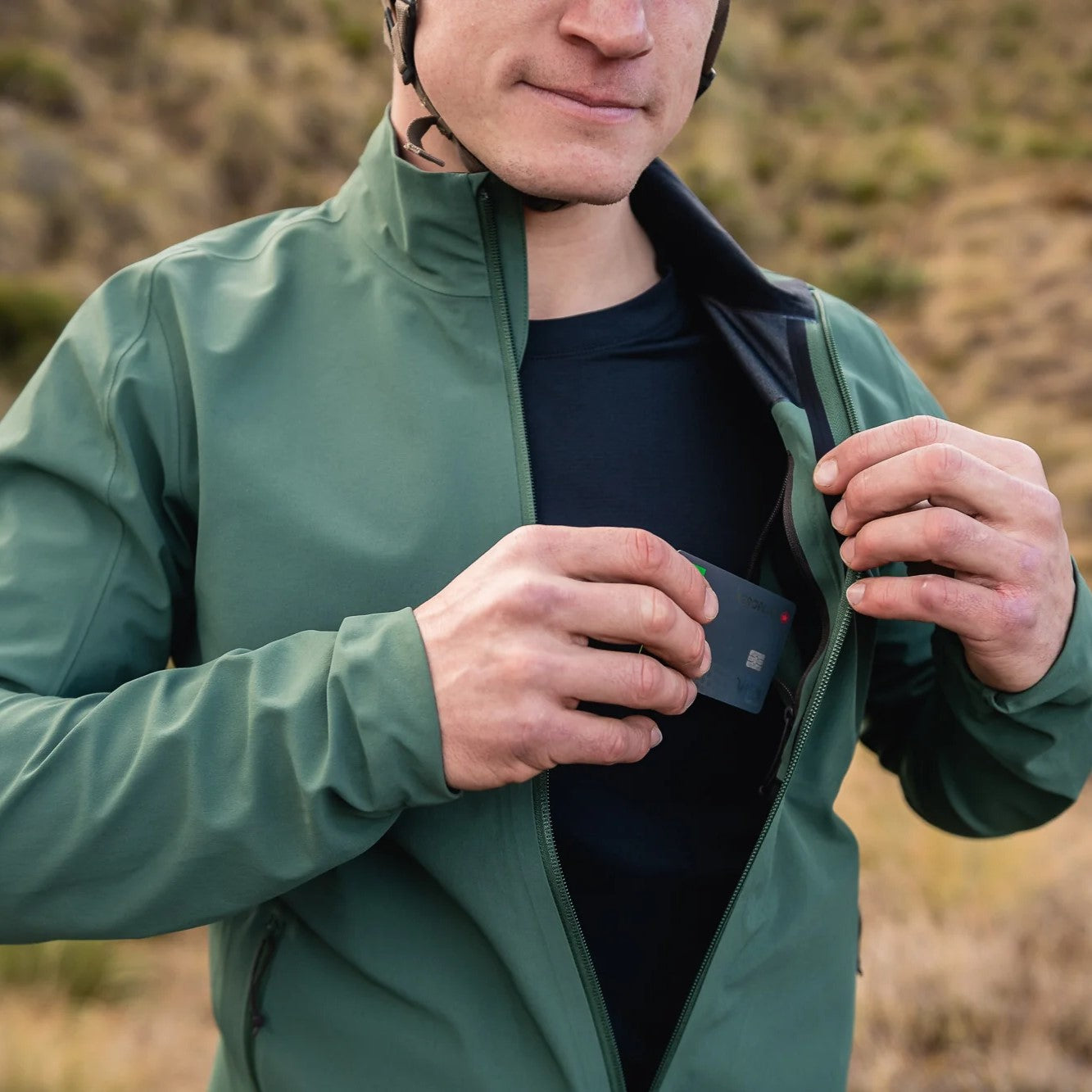 7MESH CACHE JACKET MEN'S｜防水性と通気性を両立した高機能トレイル