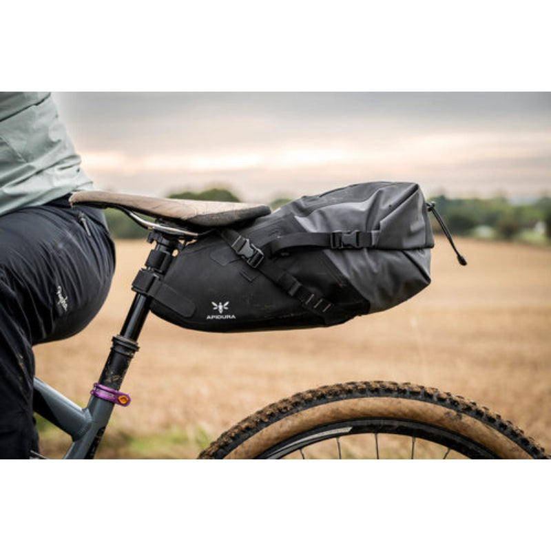 APIDURA / バックカントリー・サドルバッグ（4.5L・6L・10L） – 京都の自転車屋 CYCLE SHOP eirin ＆ サイクルハテナ