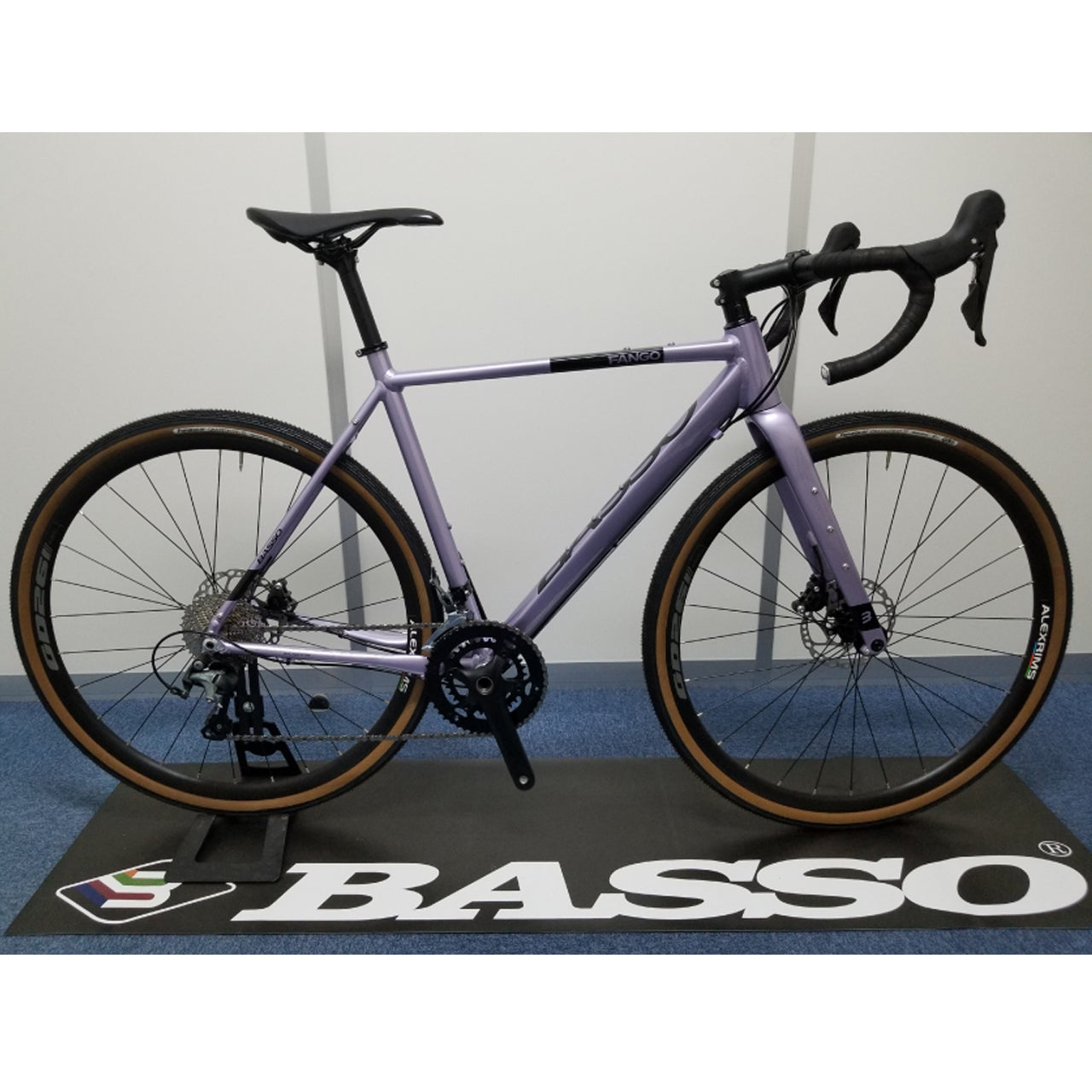 【スーパーセール！】【2025年モデル】FANGO BASSO バッソ FANGO ファンゴ グラベルロードバイク アルミグラベルロード Shimano GRX400 グラベルキング タイヤ キャリア対応バイク ツーリングバイク