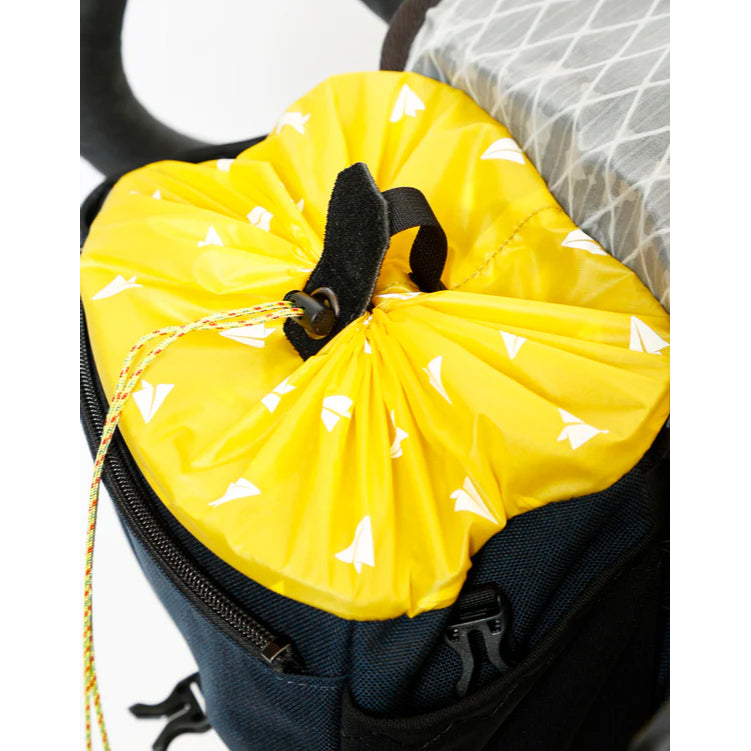 【RMW × PAPERSKY】 BIKE'N HIKE FRONT BAG RawLow Mountain Works（ローローマウンテンワークス） PAPERSKY ハンドルバーバッグ バイクパッキング バッグ ショルダーバッグ 2WAY マップケース クリアポケット ソフトマウント ウェビング