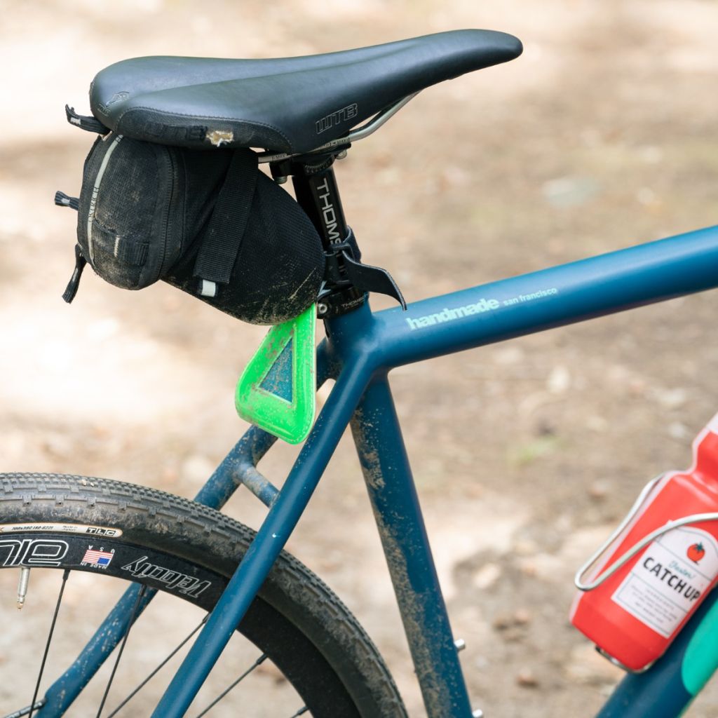 triangle reflector（ASSORT） リフレクター 自転車 三角リフレクター バイクアクセサリー 自転車安全グッズ BLUE LUG ブルーラグ アソートカラー MADE IN JAPAN