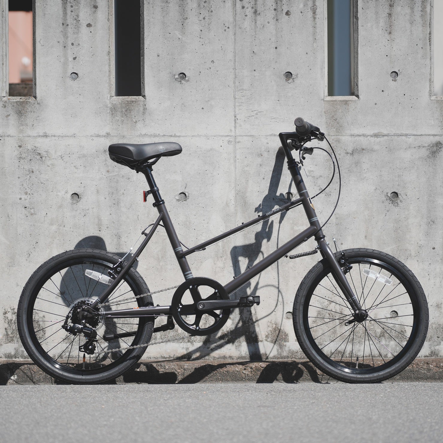 <美品>ミニベロ 黒 BRUNO MIXTE BLACK EDITION｜街に馴染む、軽やかな乗り心地の定番