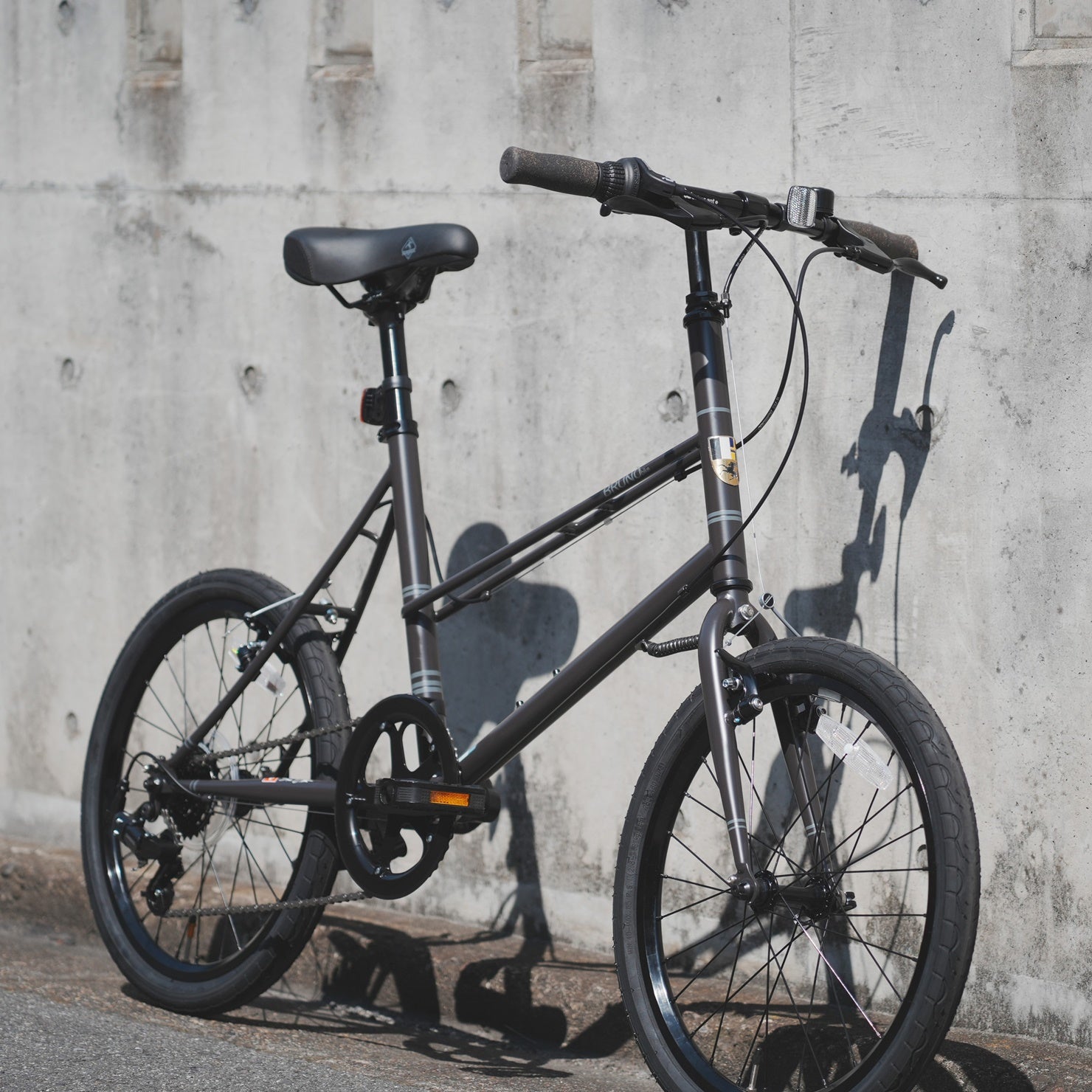 BRUNO MIXTE BLACK EDITION｜街に馴染む、軽やかな乗り心地の定番