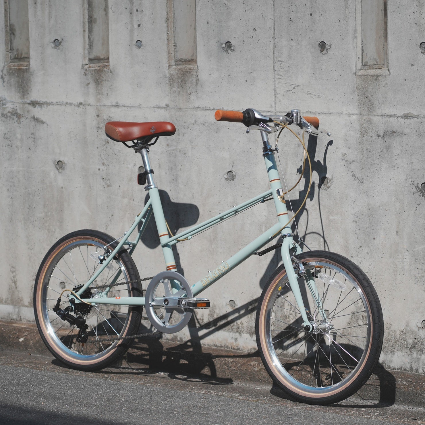 BRUNO MIXTE SILVER EDITION｜軽やかに街を楽しむ定番ミニベロ – 京都