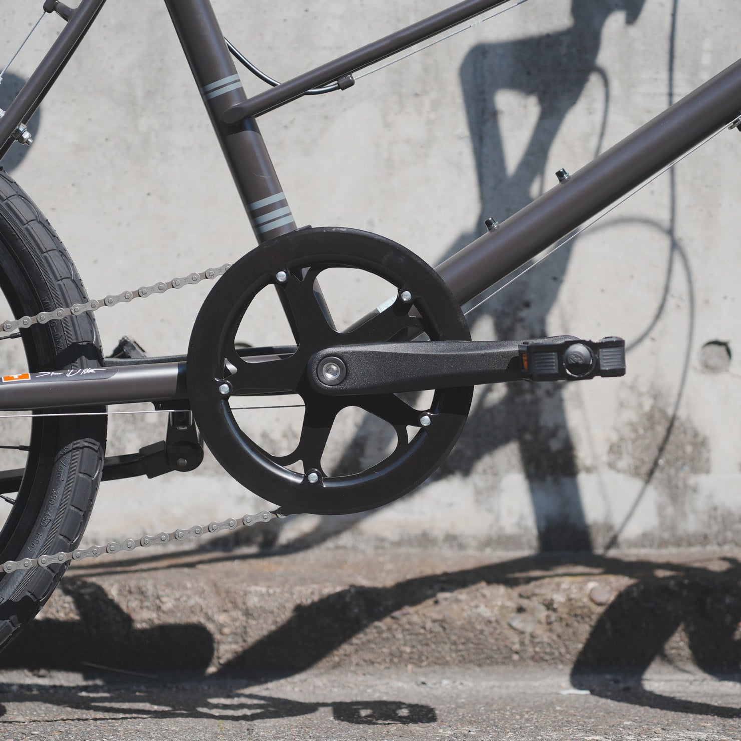 BRUNO MIXTE BLACK EDITION｜街に馴染む、軽やかな乗り心地の定番