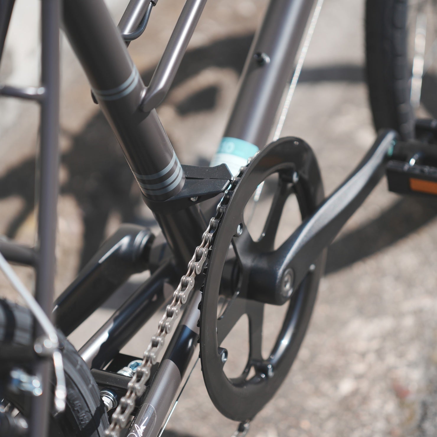 BRUNO MIXTE BLACK EDITION｜街に馴染む、軽やかな乗り心地の定番