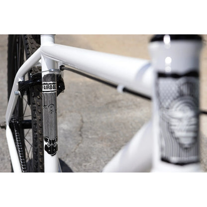 TAJ 27.5″