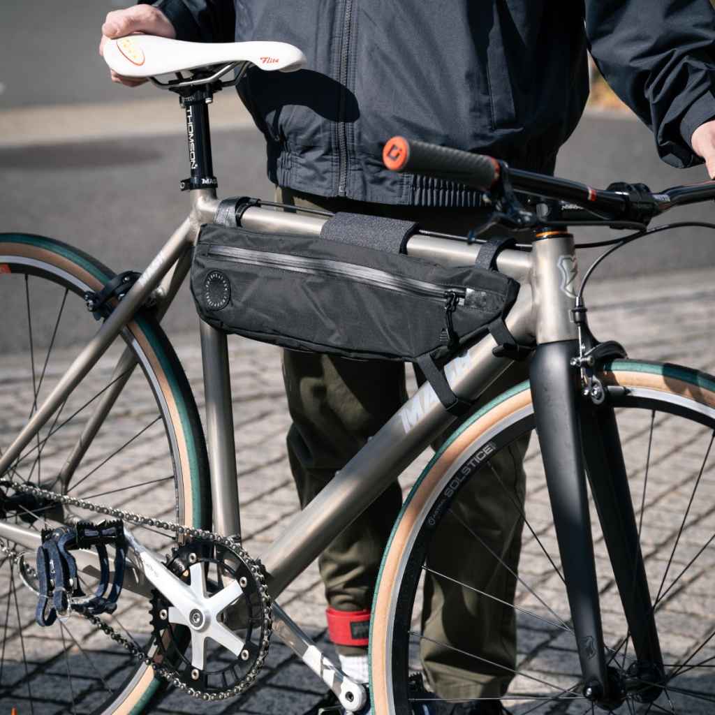 FAIRWEATHER frame bag（ecopak）｜旅の余白を広げる3.5Lフレーム
