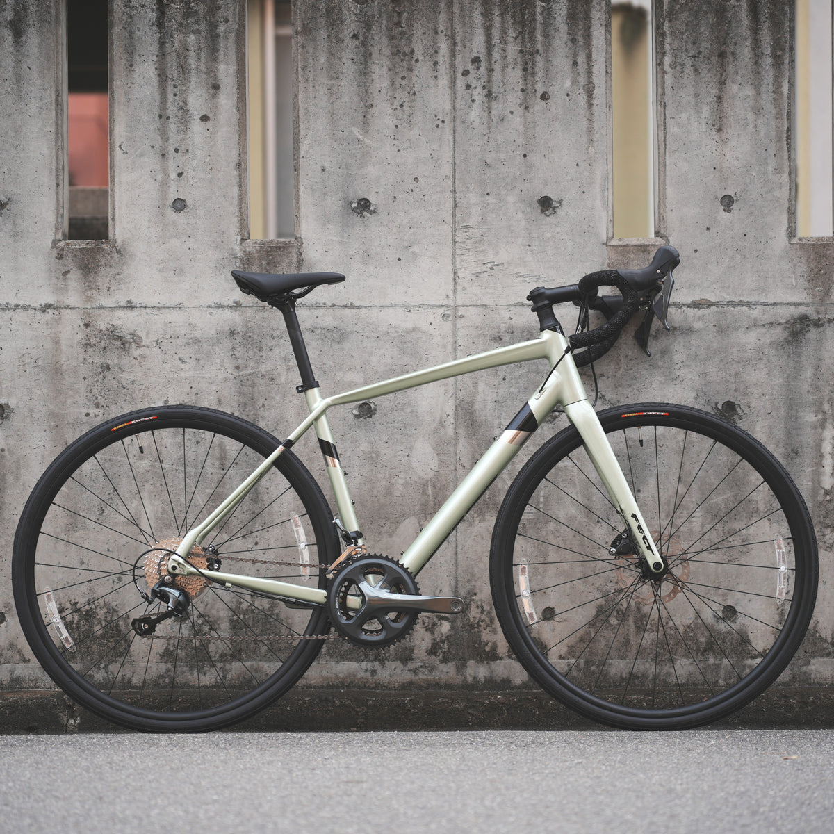 [Stock Clearance Sale!] [2026 Model] VR40 (glossclover / black)