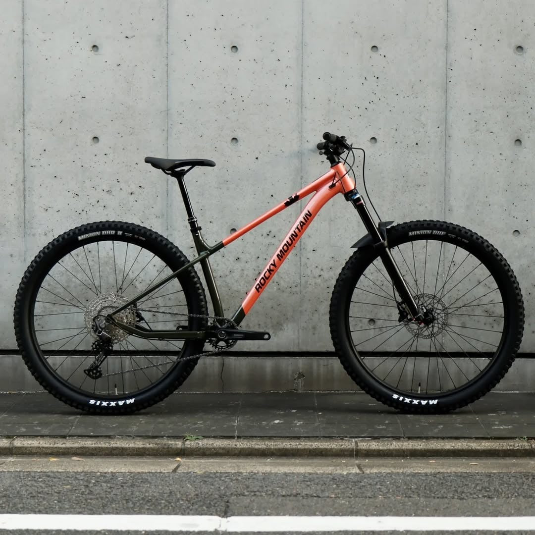 【型落ちセール！】【2022年モデル】GROWLER 40 ロッキーマウンテンMTB ハードテイルマウンテンバイク プラスタイヤMTB DEORE12速 ドロッパーポスト標準 トレイルバイク 油圧ディスクMTB