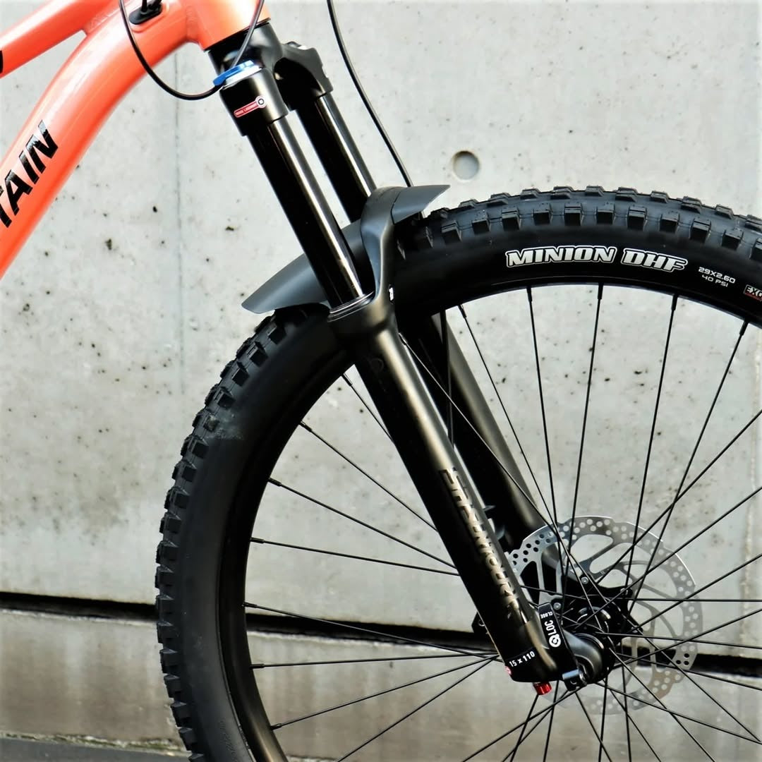 【型落ちセール！】【2022年モデル】GROWLER 40 ロッキーマウンテンMTB ハードテイルマウンテンバイク プラスタイヤMTB DEORE12速 ドロッパーポスト標準 トレイルバイク 油圧ディスクMTB