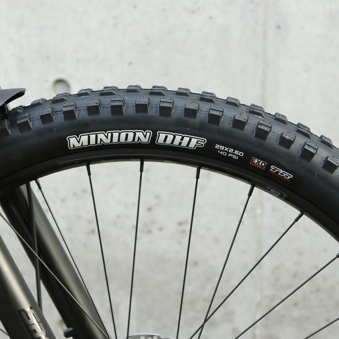 【型落ちセール！】【2022年モデル】GROWLER 40 ロッキーマウンテンMTB ハードテイルマウンテンバイク プラスタイヤMTB DEORE12速 ドロッパーポスト標準 トレイルバイク 油圧ディスクMTB