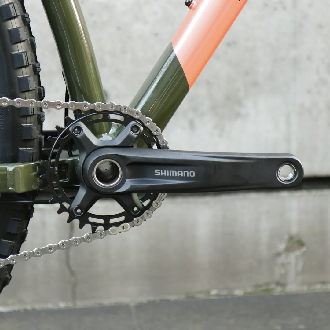 【型落ちセール！】【2022年モデル】GROWLER 40 ロッキーマウンテンMTB ハードテイルマウンテンバイク プラスタイヤMTB DEORE12速 ドロッパーポスト標準 トレイルバイク 油圧ディスクMTB