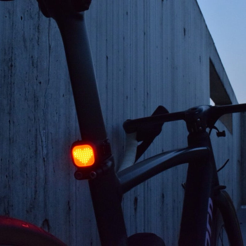BLINDER MINI LOVE REAR Knog BLINDER MINI LOVE リアライト USB充電ライト COB LED 防水ライト 自転車 アクセサリー