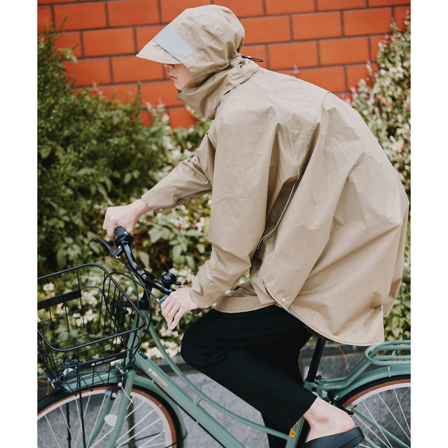 VIS BICYCLE RAINPONCHO（K407） 自転車 レインポンチョ 通勤 雨対策 レインウェア 自転車用 視界確保 レインフード 防水ポンチョ 10,000mm KiU 自転車ウェア 反射材 レインウェア