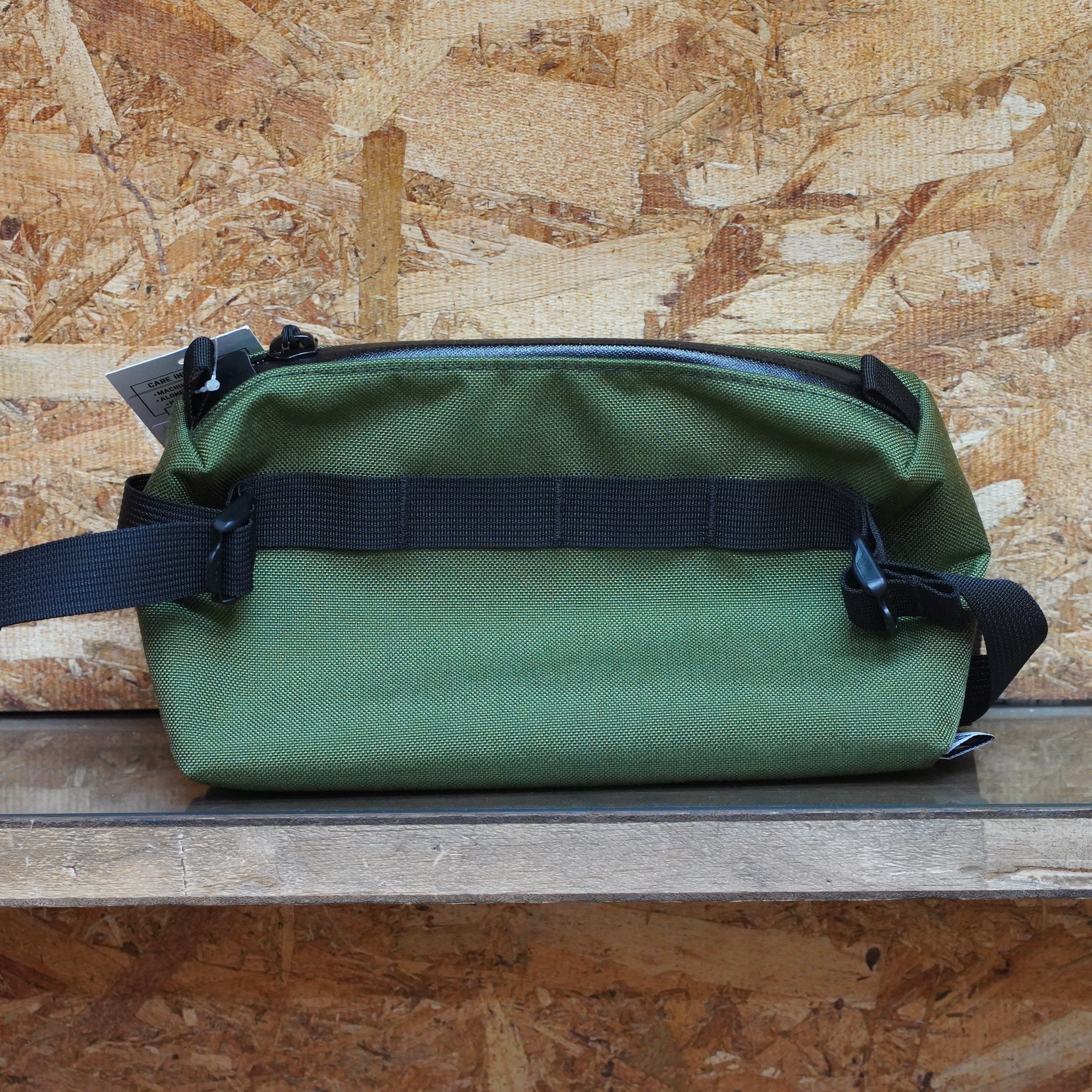 Road Runner Bags Lil Guy Mini Pack｜1.6Lの軽量ヒップバッグ – 京都