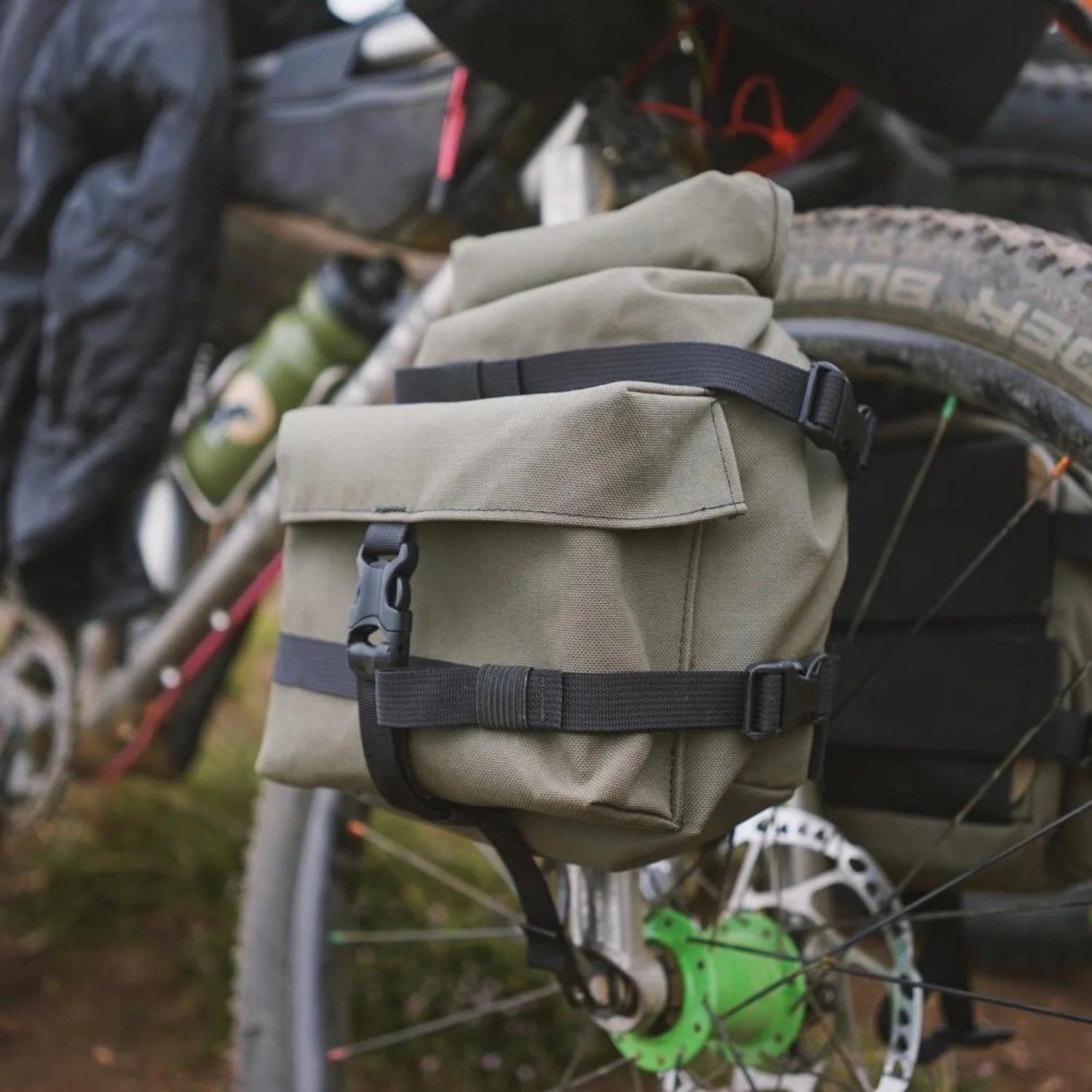 OUTER SHELL ADVENTURE Pico Panniers｜フォーク直付け対応のラック