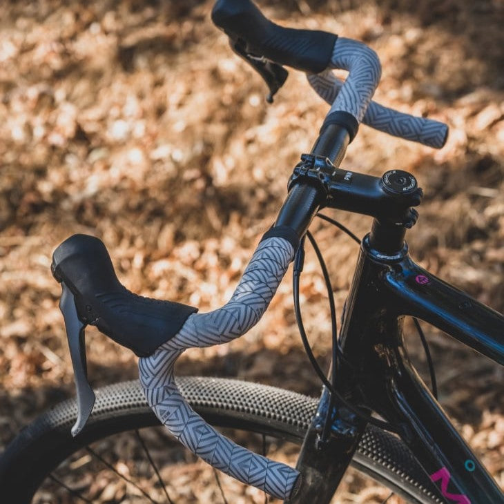 Coast Handlebar Gen 2 ワイドドロップハンドル グラベル用ハンドルバー アルミドロップハンドル ハンドル幅 広め アーバングラベル カスタム ツーリング ハンドル交換 PNW Components ハンドルバー