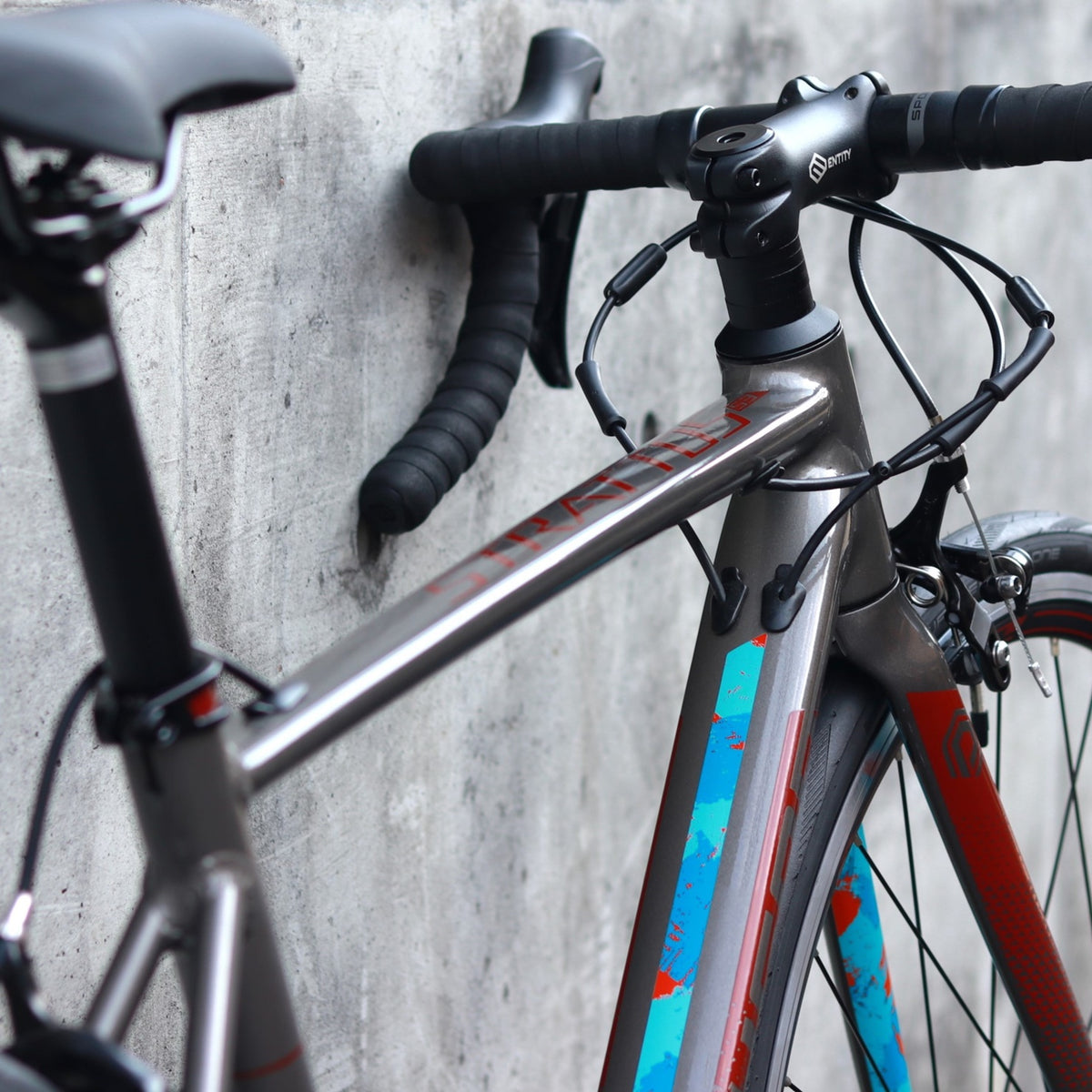 【在庫セール！】STRATTOS S3