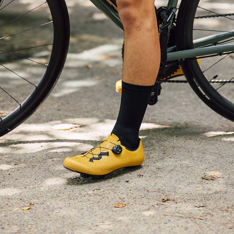 PERFORMANCE ROAD SOCK クオック 靴下