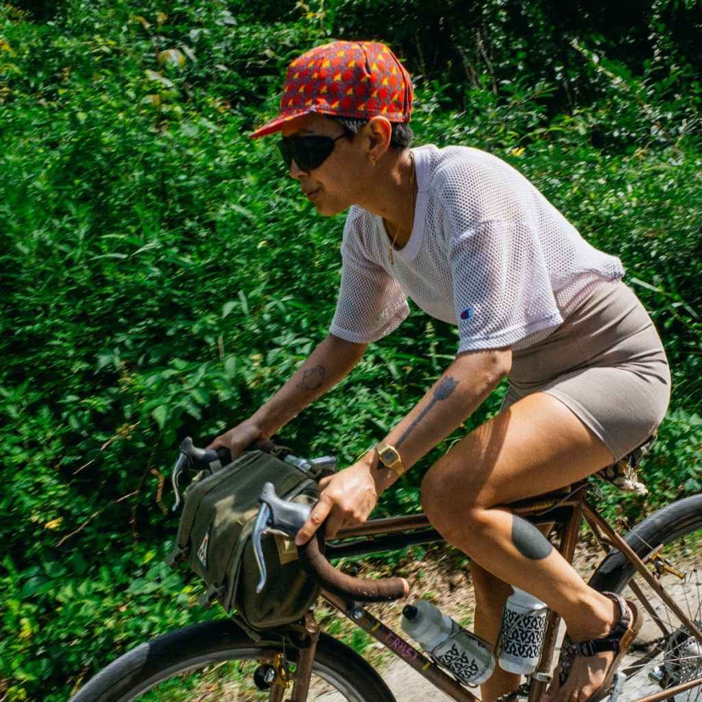 larons tulips and holly cap RON'S BIKES サイクルキャップ ULTRAROMANCE キャップ イタリア製 自転車キャップ キルト柄 サイクルウェア バイクパッキング ウェア 自転車 帽子 花柄 ロードバイク キャップ