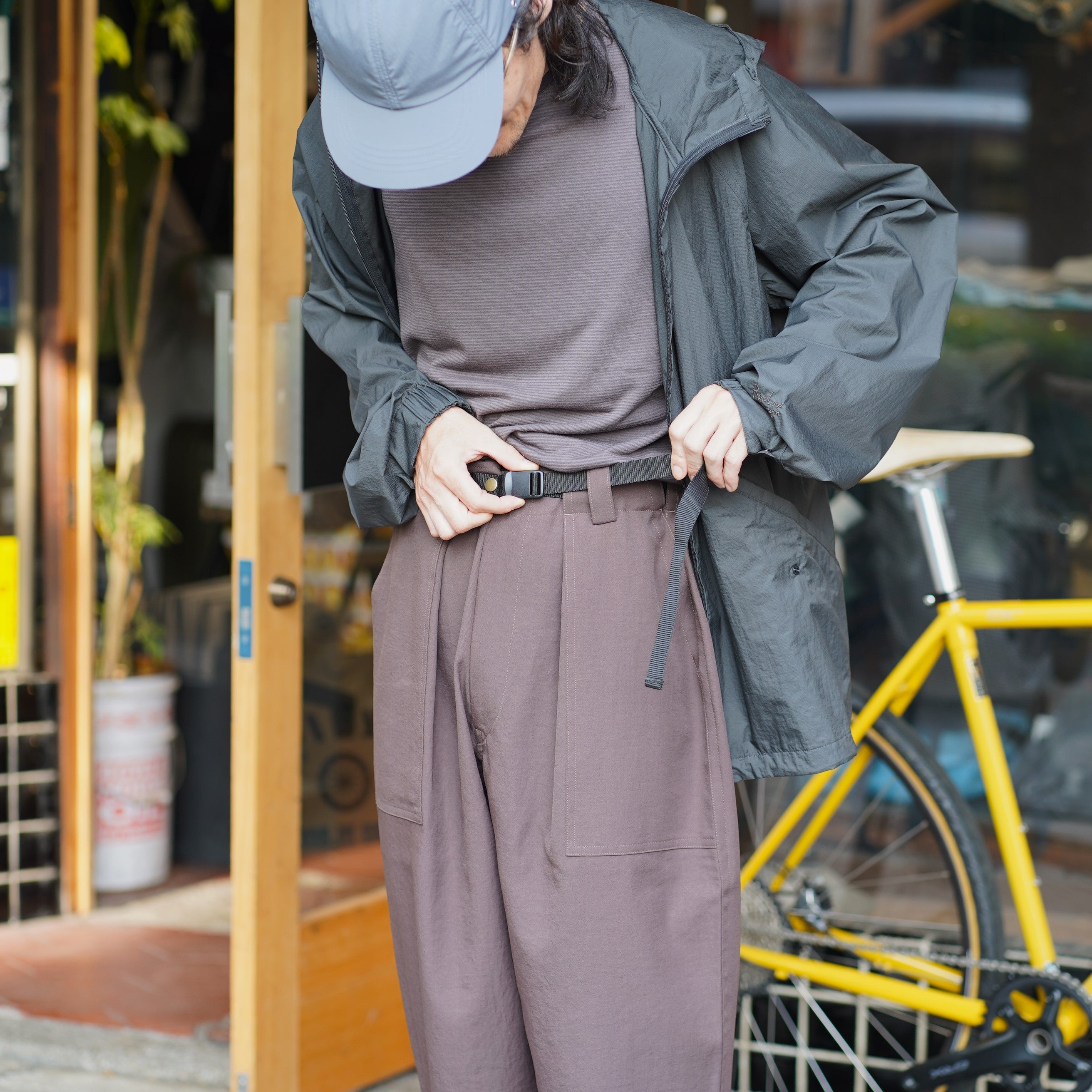 RawLow Mountain Works Hiker Baker Pants｜山の機能を街のシルエット