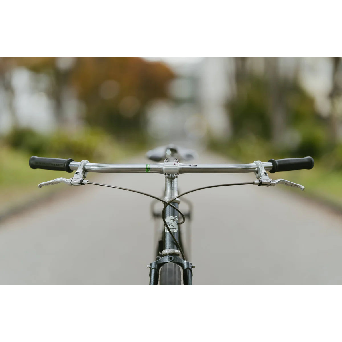 Big Little Nick CrMo Bar SimWorks ハンドルバー クロモリ フラットバー バックスイープバー クルーザーハンドル アドベンチャーバイク ハンドル NITTO ハンドル カスタムハンドルバー