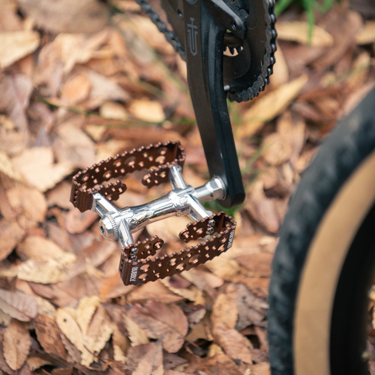 【MKS × SIMWORKS】Bubbly Pedal SimWorks ペダル MKS フラットペダル ツーリング向けペダル コンケーブペダル グラベルバイク カスタム ロングライド ペダル選び 自転車フラットペダル アルミ