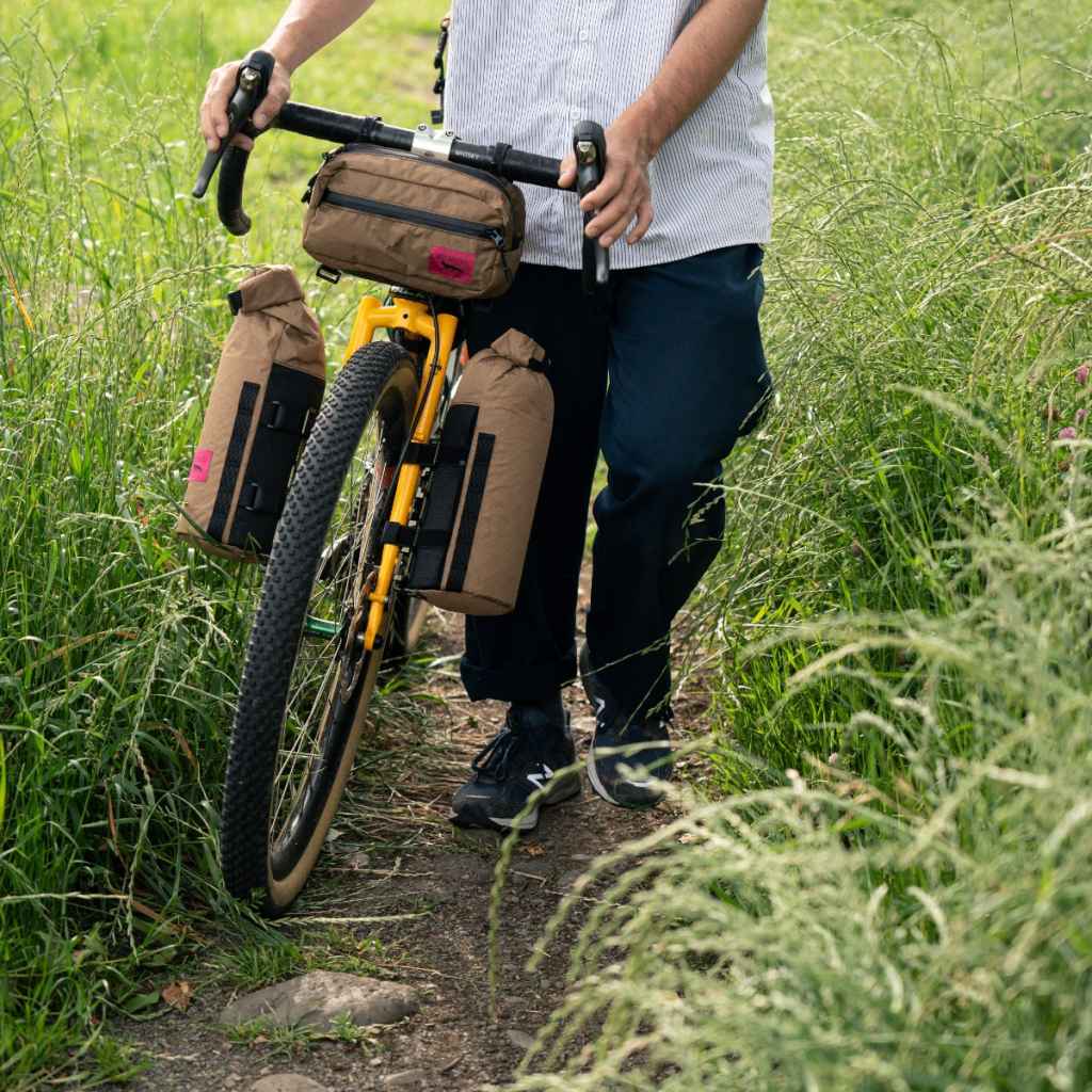 kestrel handlebar bag（ecopak） SWIFT INDUSTRIES スウィフトインダストリーズ KESTREL HANDLEBAR BAG ハンドルバーバッグ バイクパッキングバッグ グラベルライドバッグ ECOPAK バッグ コンパクト自転車バッグ