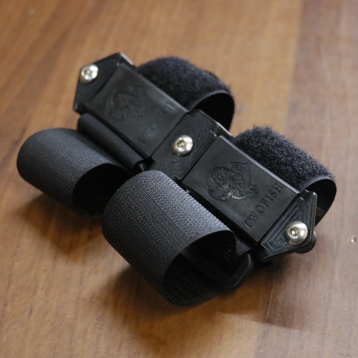 3-Bolt Quick Cage Adapter ツーフィッシュ ケージマウント ボトルケージ アダプター バイクパッキング 装備 3ボルト ケージ ユニバーサルマウント フォークマウント ギア エアロフォーク 取り付け