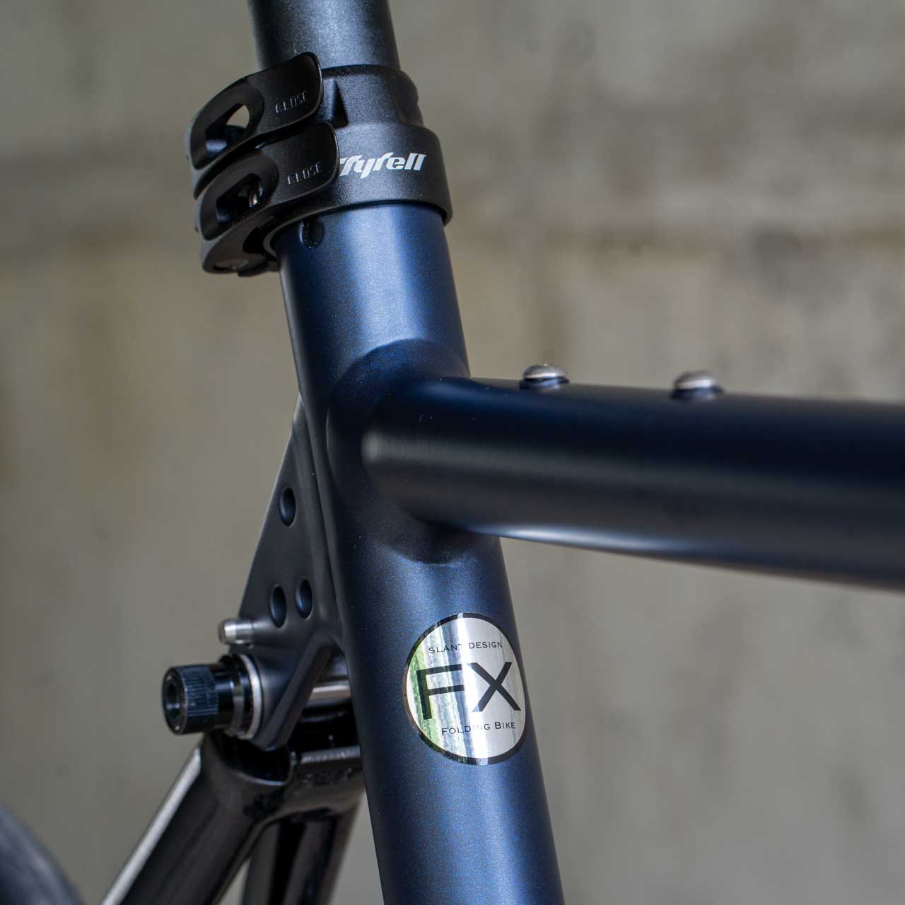 FXα Tyrell フォールディングバイク 折りたたみ 自転車 軽量 スポーツ 折りたたみ自転車 輪行 折りたたみ自転車 カーボンフォーク 折りたたみ SHIMANO SORA 折りたたみ ロングライド 折りたたみ自転車