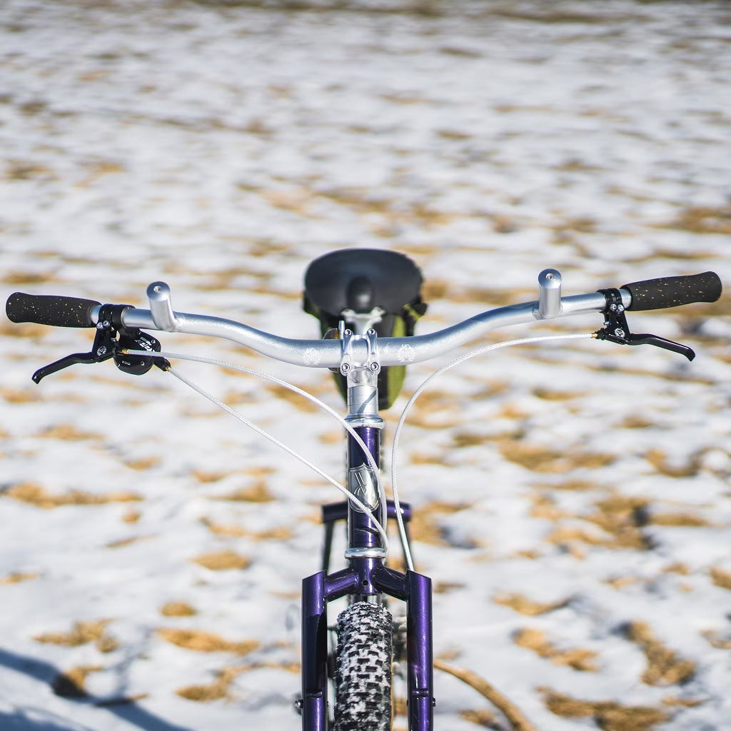 VELO ORANGE Crazy Bar｜多彩な握りで快適に走るツーリングハンドル