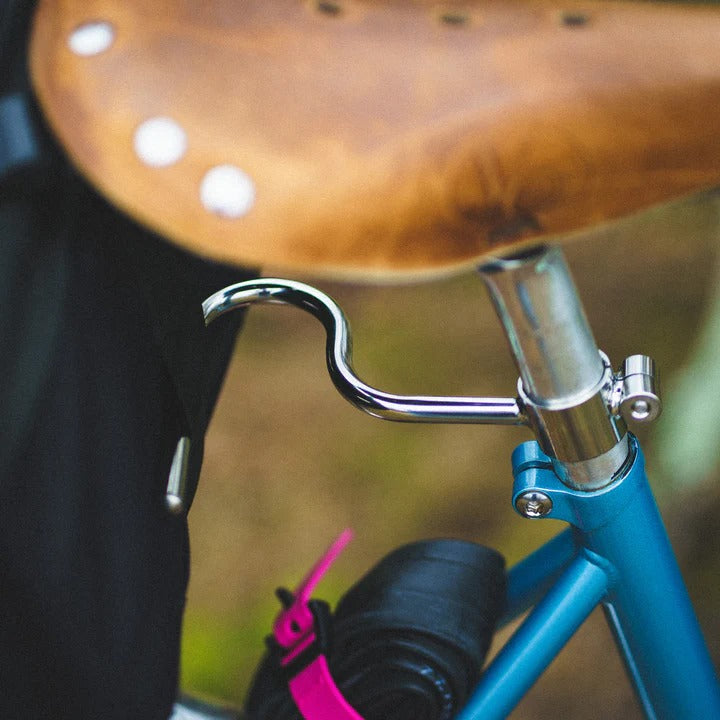 Velo Orange Riddle Rack｜サドルバッグの干渉を防ぐ軽量スタンドオフ