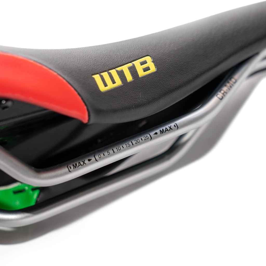 SILVERADO race saddle BL special (rasta)