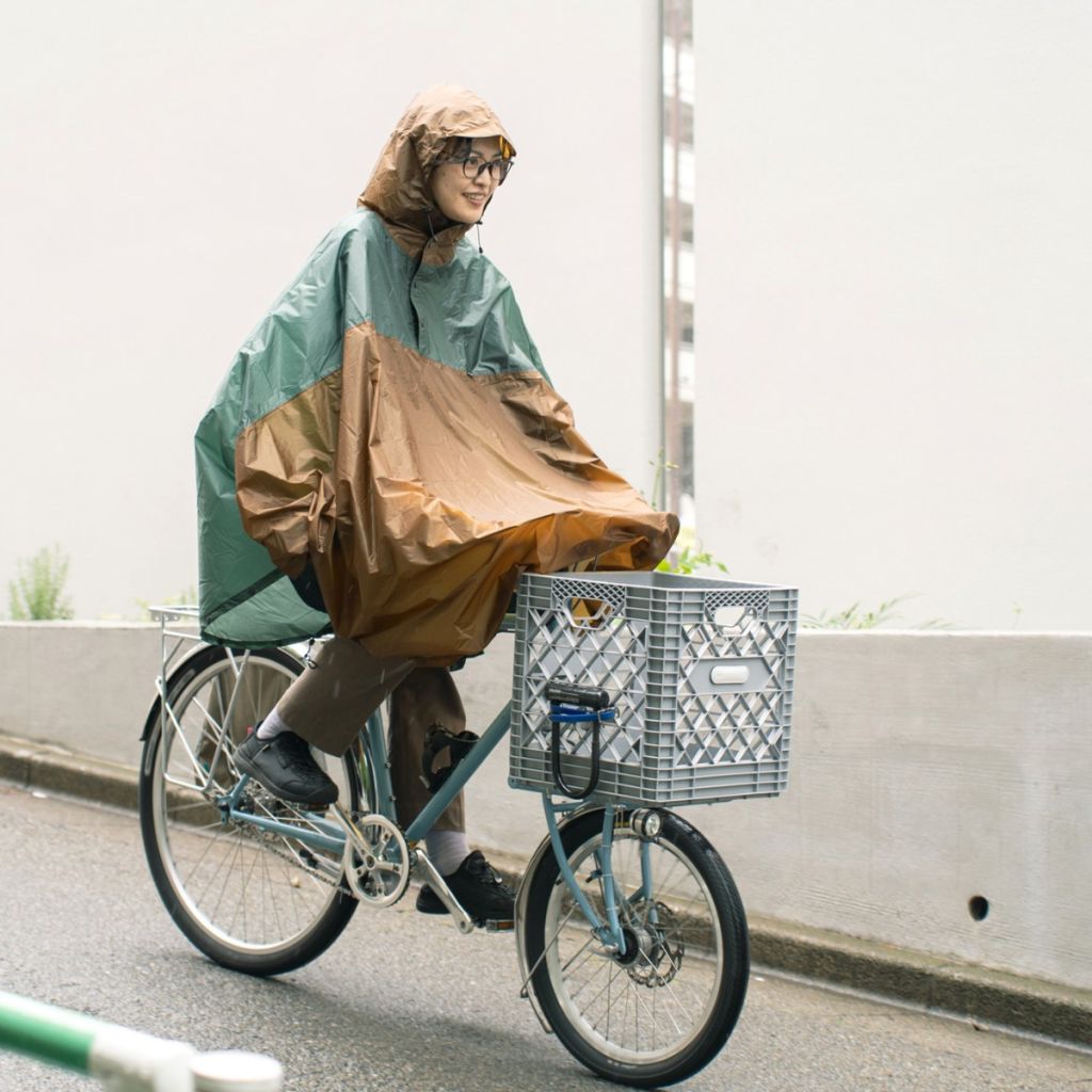 FAIRWEATHER 自転車用ポンチョ BLOG ボトルケージサイズにコンパクト!!自転車で使いやすく快適