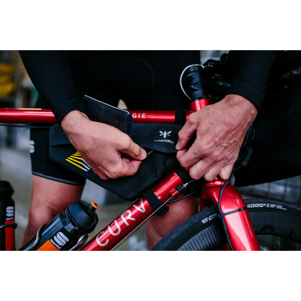 APIDURA　RACING FRAME PACKフレームバッグ2.4リットル Frame Bag - Racing Frame Pack | Apidura