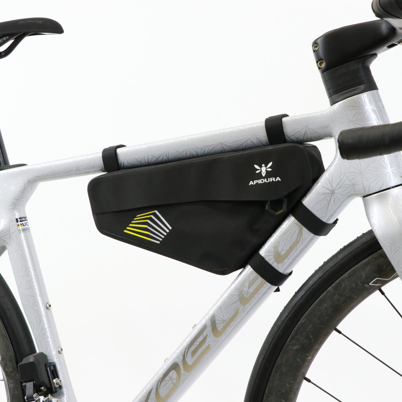 APIDURA 車体装着バッグ グレー APIDURA / レーシング・フレームパック（2.4L） – 京都の自転車