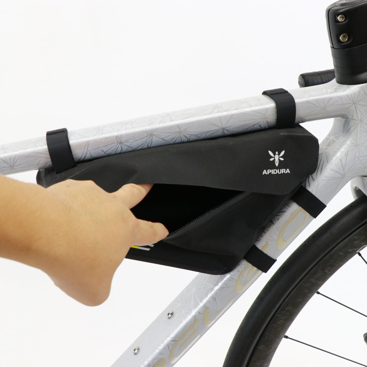 アピデュラレーシングフレームパック APIDURA / レーシング・フレームパック（2.4L） – 京都の自転車
