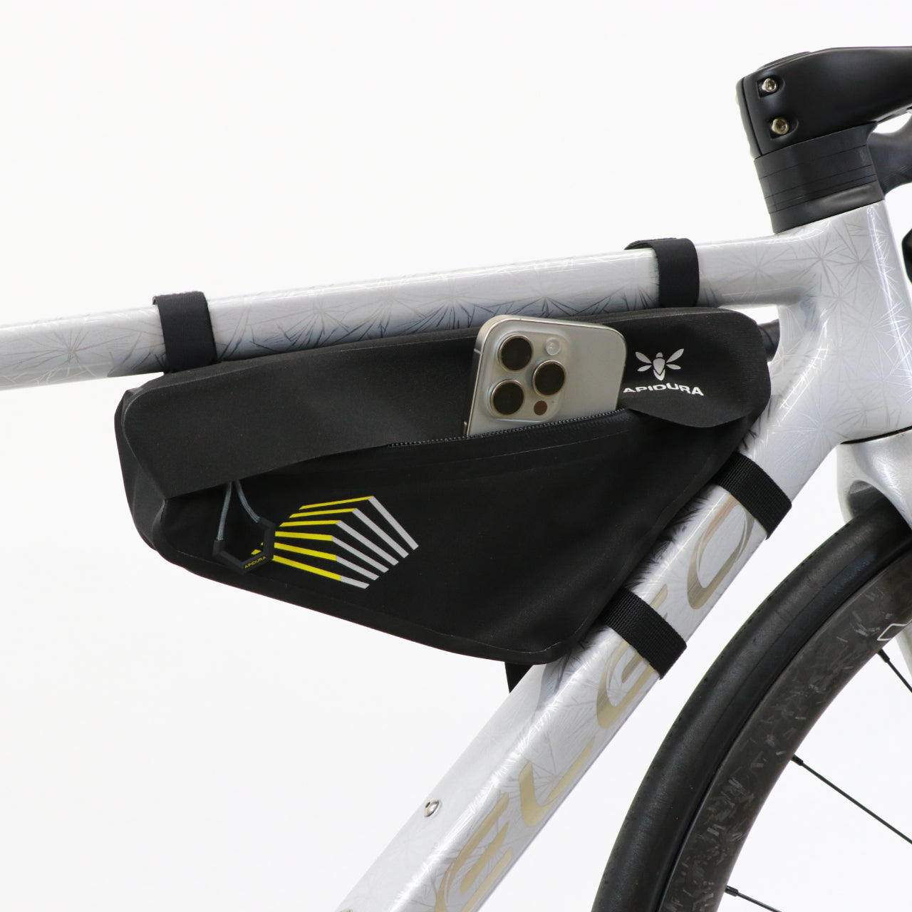 APIDURA　RACING FRAME PACKフレームバッグ2.4リットル Frame Bag - Racing Frame Pack | Apidura